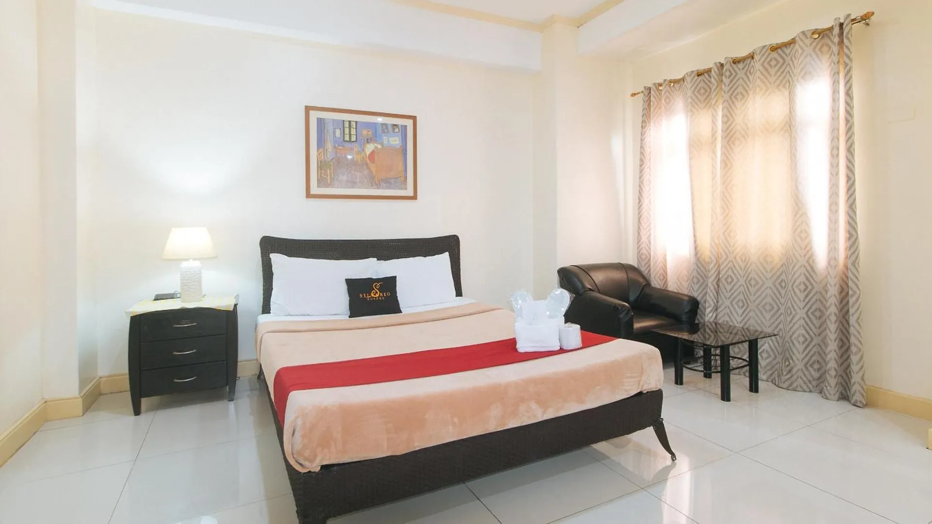 153 Silverio Suites Paranaque City 3*,