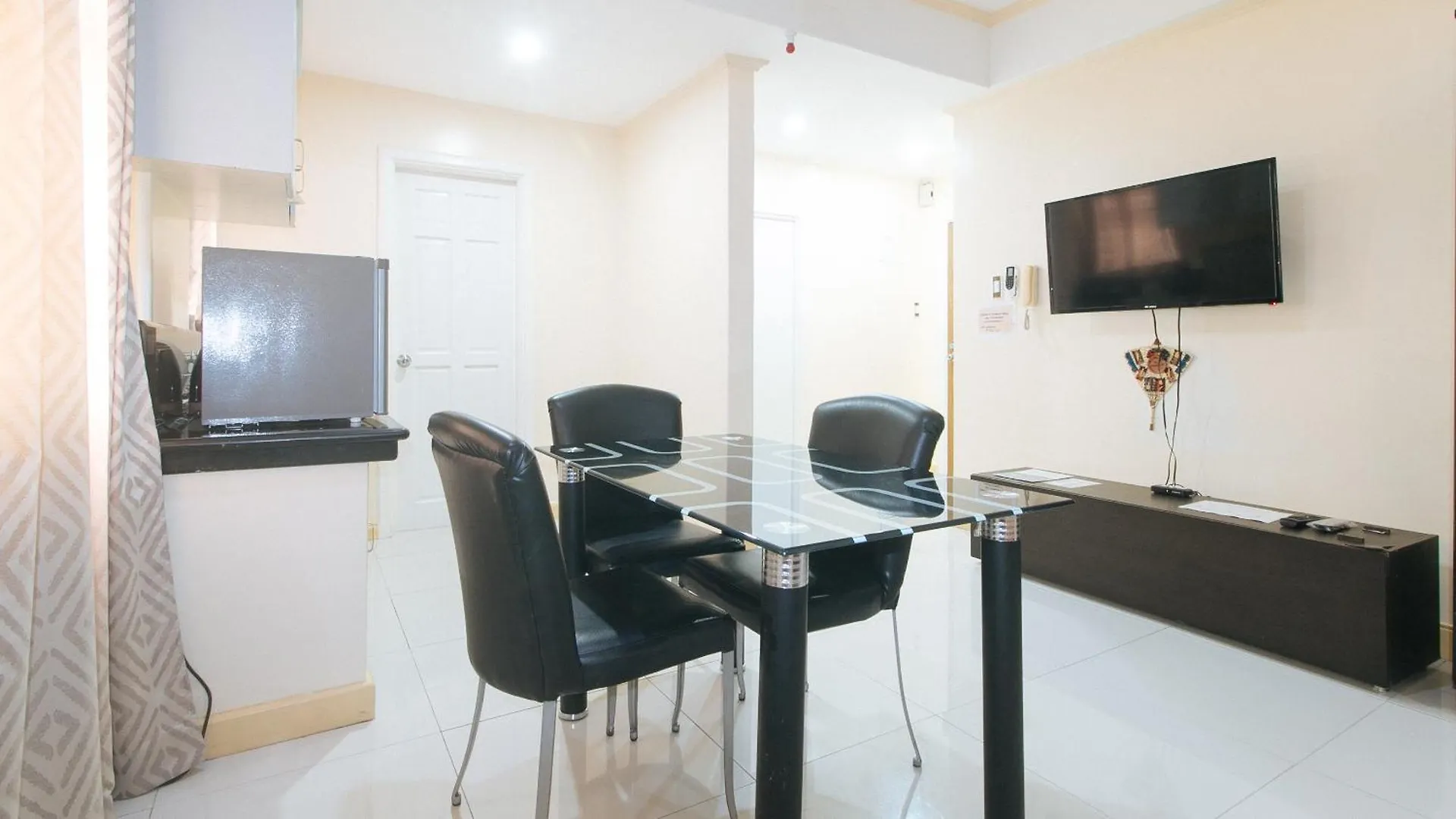 153 Silverio Suites Paranaque City Hotel