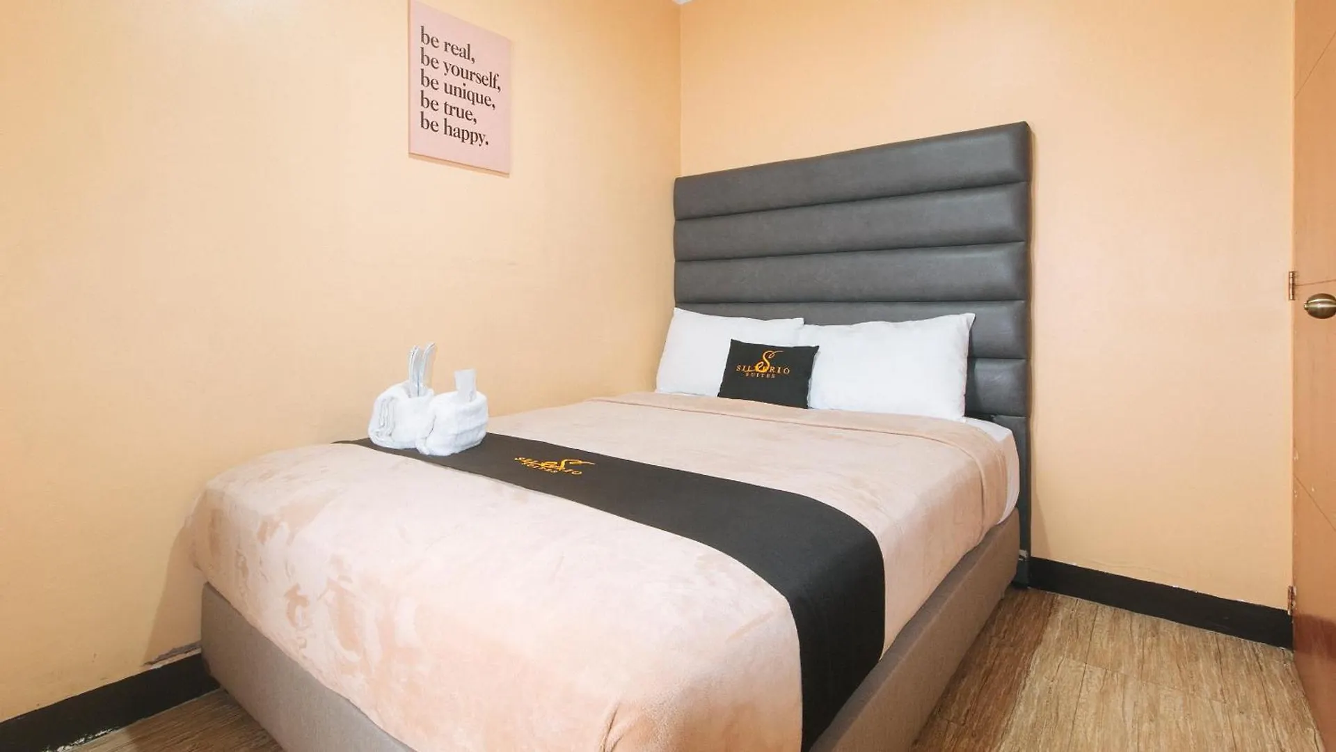 Hotel 153 Silverio Suites Paranaque City