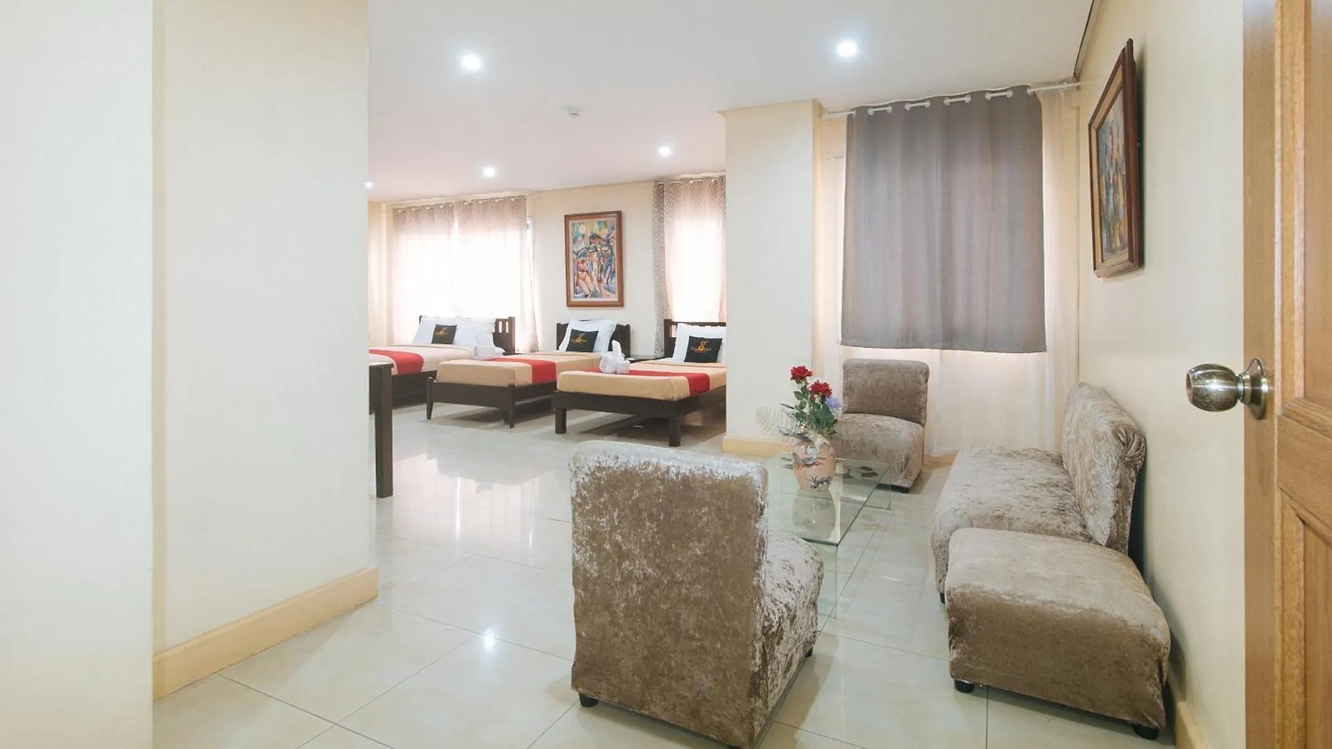 153 Silverio Suites Paranaque City 3*,