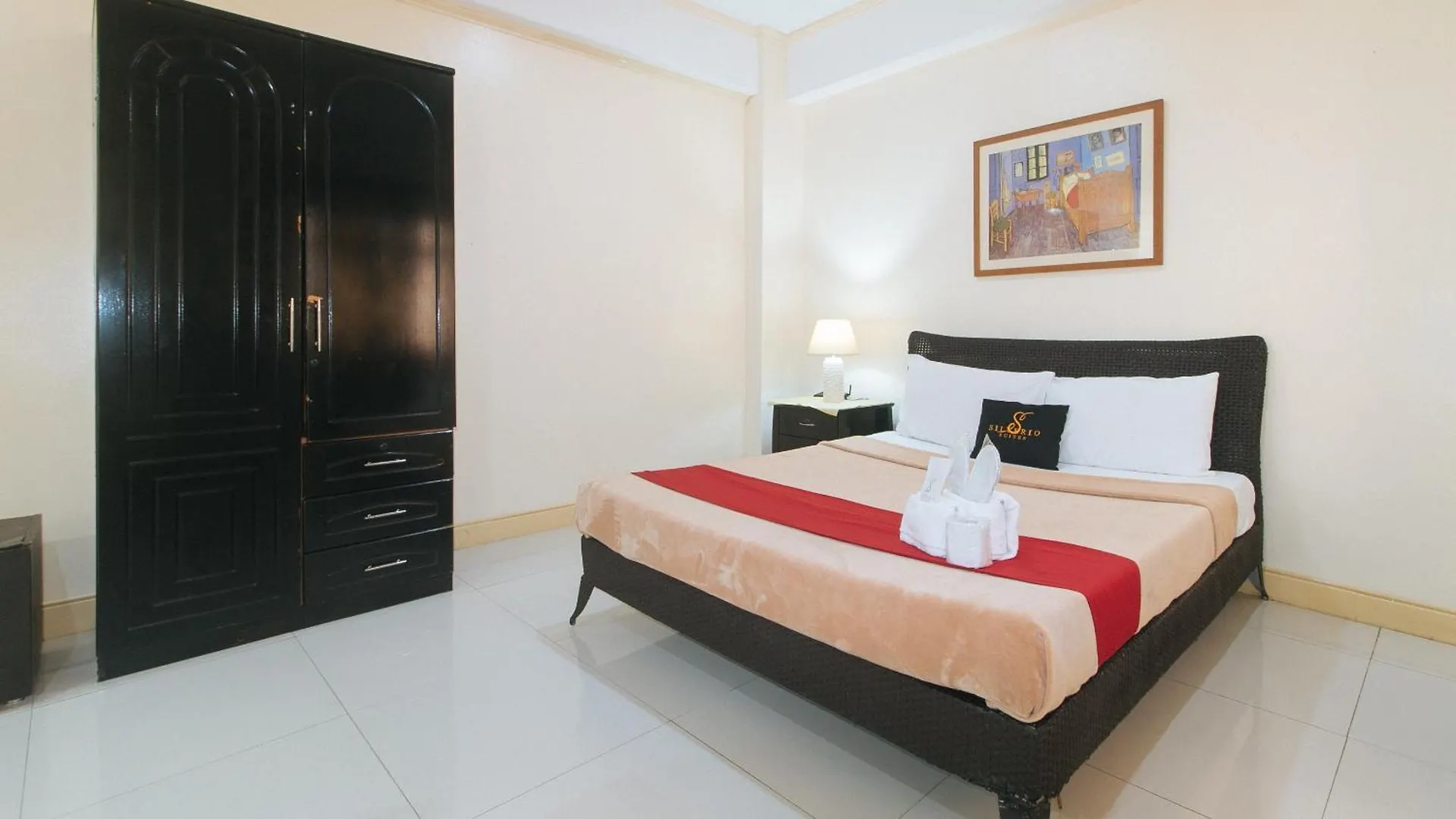 153 Silverio Suites Paranaque City Hotel