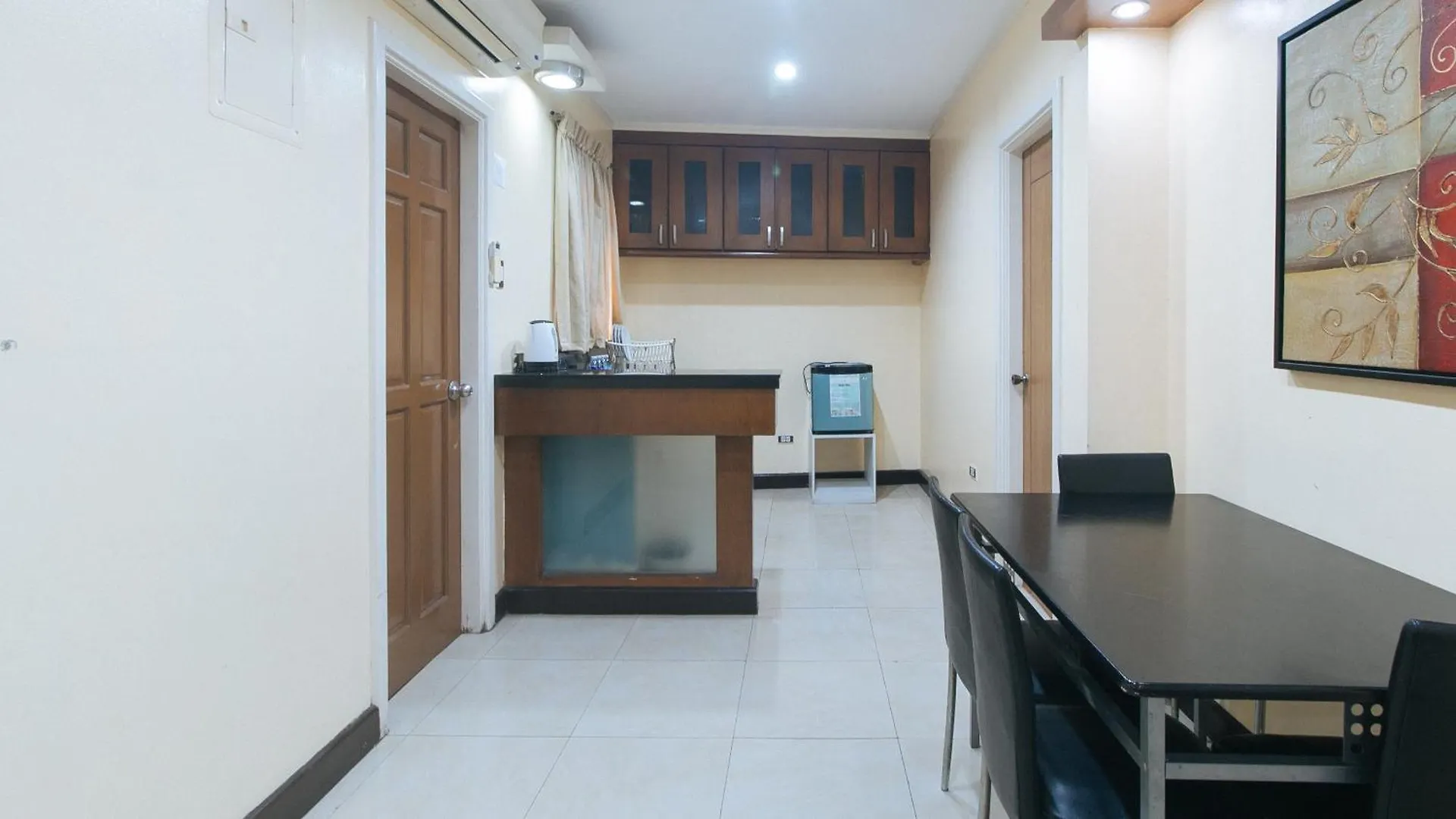*** Hotel 153 Silverio Suites Paranaque City Philippines